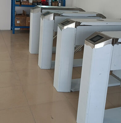 주문 40명/분 SUS 304 보행자 삼각대 게이트 장벽 FCC 접근 제어용 online manufacture